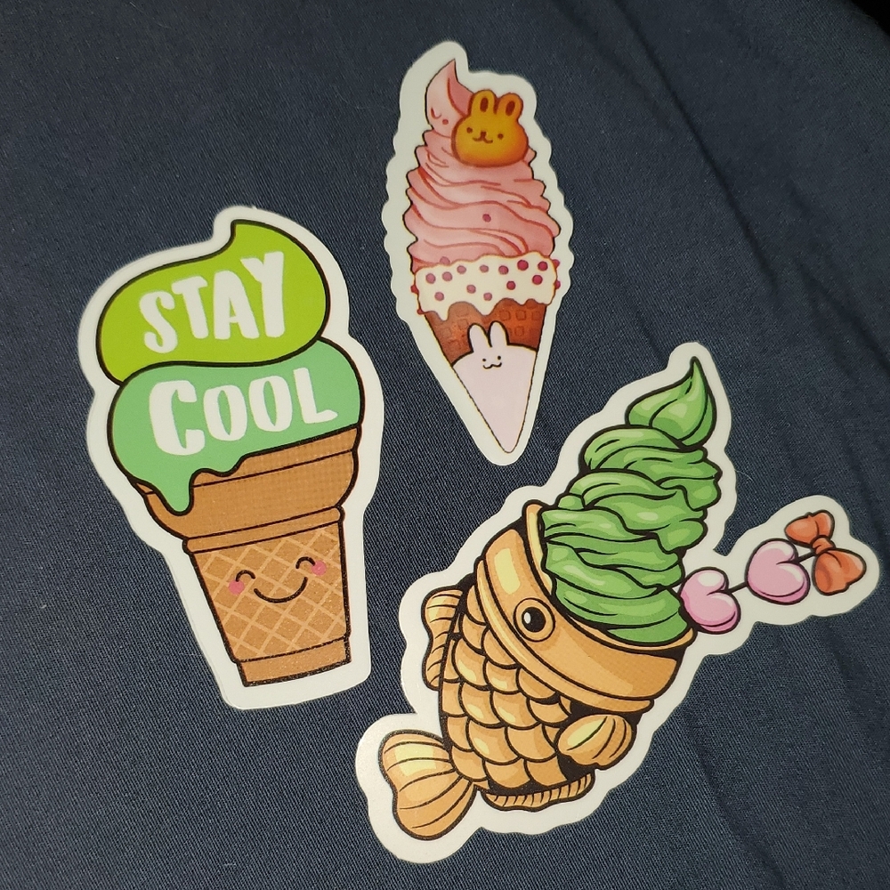 🌈FREE W/BUNDLE🌈 Set Of 3 Ice Cream & Fish Stickers